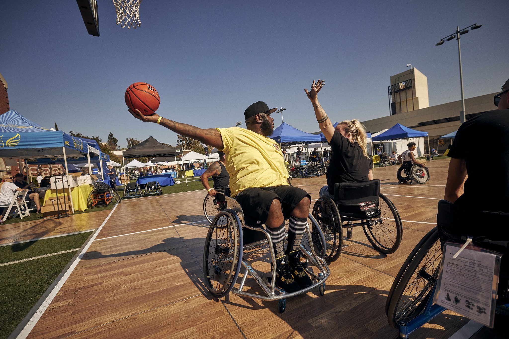 通过巧妙的 通过巧妙的